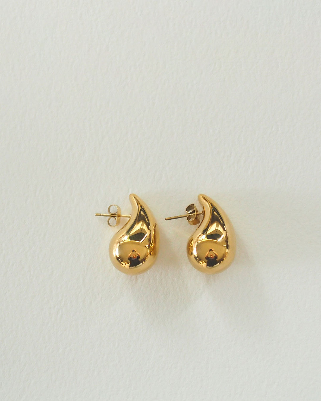 18k Gold Plated - Vintage Inspired Tear Drop Gold Stud Earrings