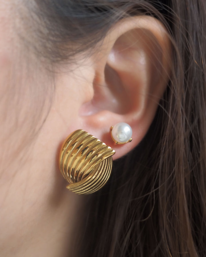 18k Gold Plated - Vintage Inspired Gold Stud Earrings