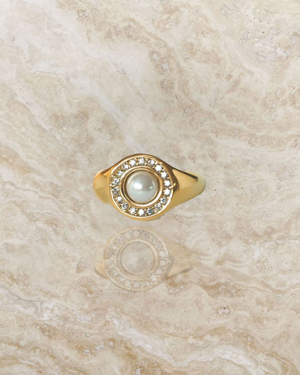 18K GOLD PLATED - PEARL SIGNET GOLD RING - Katherynloche