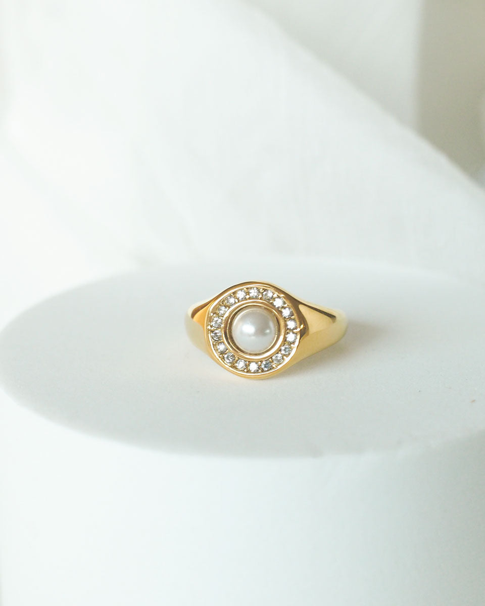 18K GOLD PLATED - PEARL SIGNET GOLD RING - Katherynloche