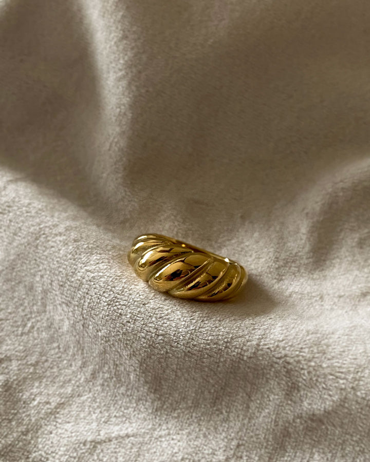 18K gold plated - Ellie Croissant Ring - Katherynloche