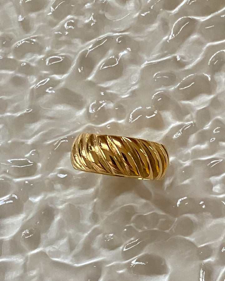 18K gold plated - Croissant Gold ring band - Katherynloche