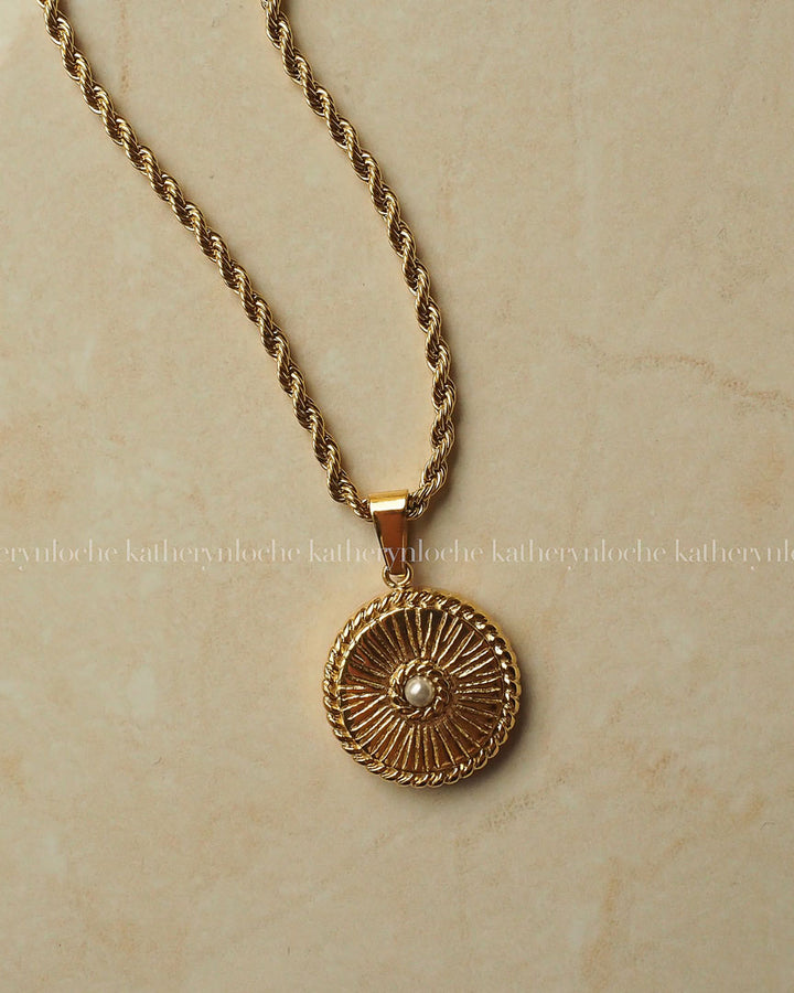 18k gold plated -  La Rochelle Pendant Necklace - Katherynloche